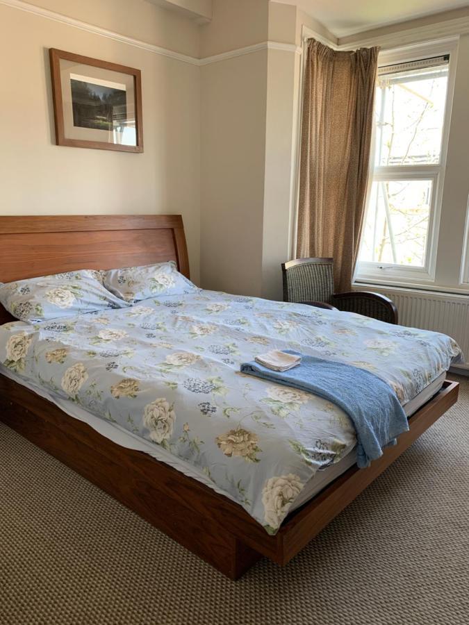 Sunny Ensuite Room And Annex Near Tottenham Stadium Лондон Экстерьер фото